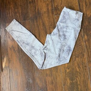 Fleo Gray Tie-Dye Leggings